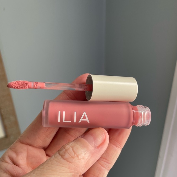 2 ILIA Balmy Gloss Tinted Lip Oil - Pink shades - Picture 3 of 8